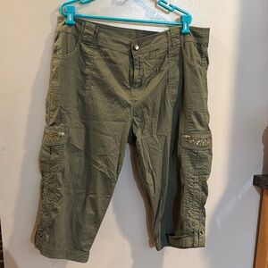 Style &Co Plus 18w Pants cropped capri cargo never worn olive green